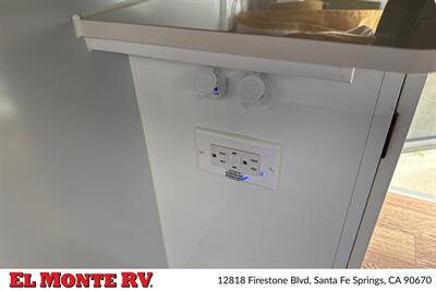 2025 MDC XTT ROBSON 19FT   - Photo 15 - Santa Fe Springs, CA 90670