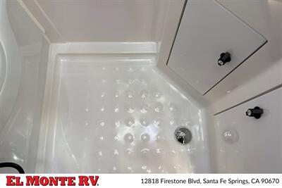 2026 MDC XT17HRT FAMILY 25FT   - Photo 27 - Santa Fe Springs, CA 90670