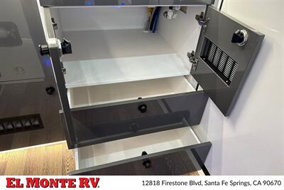 2026 MDC XT17HRT FAMILY 25FT   - Photo 36 - Santa Fe Springs, CA 90670