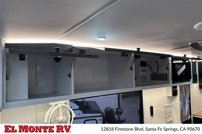 2026 MDC XT17HRT FAMILY 25FT   - Photo 12 - Santa Fe Springs, CA 90670