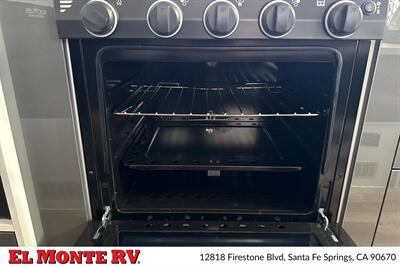 2027 MDC XT19HRT OFF-GRID 23FT   - Photo 15 - Santa Fe Springs, CA 90670