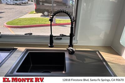 2027 MDC XT19HRT OFF-GRID 23FT   - Photo 13 - Santa Fe Springs, CA 90670