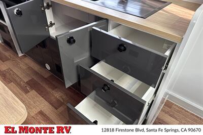 2027 MDC XT19HRT OFF-GRID 23FT   - Photo 17 - Santa Fe Springs, CA 90670