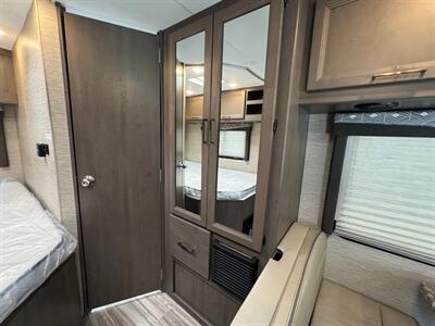 2024 Thor Four Winds 22E   - Photo 25 - Orlando, FL 32808