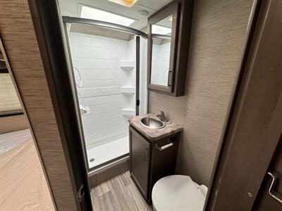 2024 Thor Four Winds 22E   - Photo 28 - Orlando, FL 32808