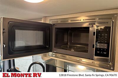 2024 Thor Dazzle 2AB   - Photo 18 - Santa Fe Springs, CA 90670