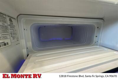 2024 Thor Dazzle 2AB   - Photo 22 - Santa Fe Springs, CA 90670