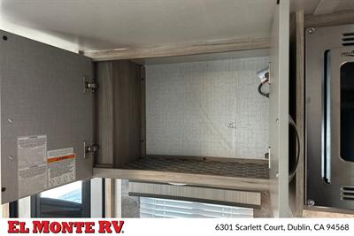 2022 Winnebago Micro Minnie FLX 2108FBS   - Photo 16 - Dublin, CA 94568