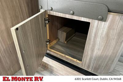 2022 Winnebago Micro Minnie FLX 2108FBS   - Photo 10 - Dublin, CA 94568