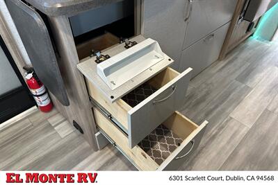 2022 Winnebago Micro Minnie FLX 2108FBS   - Photo 17 - Dublin, CA 94568
