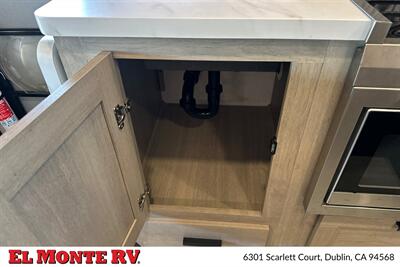2025 Forest River Sunseeker 2350LE - Photo 22 - Santa Fe Springs, CA 90670