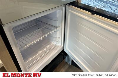 2025 Forest River Sunseeker 2350LE - Photo 25 - Santa Fe Springs, CA 90670