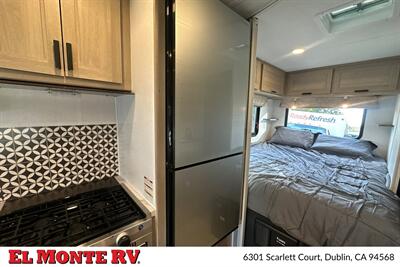 2025 Forest River Sunseeker 2350LE - Photo 26 - Santa Fe Springs, CA 90670