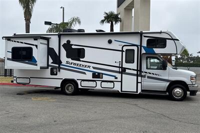 2025 Forest River Sunseeker 2550DSLE   - Photo 2 - Santa Fe Springs, CA 90670
