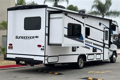 2025 Forest River Sunseeker 2550DSLE   - Photo 3 - Santa Fe Springs, CA 90670