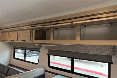 2025 Forest River Sunseeker 2550DSLE   - Photo 15 - Santa Fe Springs, CA 90670