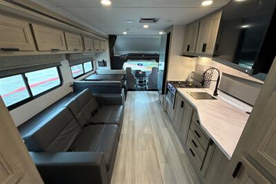 2025 Forest River Sunseeker 2550DSLE   - Photo 34 - Santa Fe Springs, CA 90670