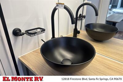 2027 MDC XT19HRT OFF-GRID 23FT   - Photo 32 - Santa Fe Springs, CA 90670