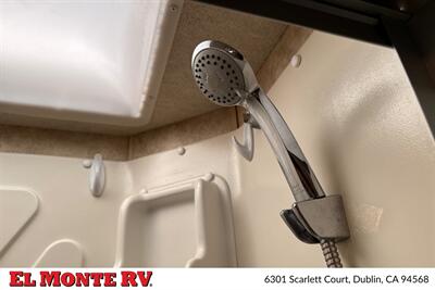 2014 Fleetwood Jamboree 31N   - Photo 29 - Dublin, CA 94568