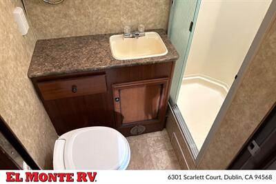 2014 Fleetwood Jamboree 31N   - Photo 24 - Dublin, CA 94568