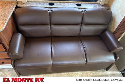 2014 Fleetwood Jamboree 31N   - Photo 36 - Dublin, CA 94568