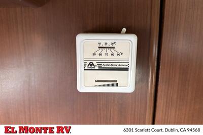 2014 Fleetwood Jamboree 31N   - Photo 33 - Dublin, CA 94568