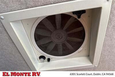 2014 Fleetwood Jamboree 31N   - Photo 49 - Dublin, CA 94568