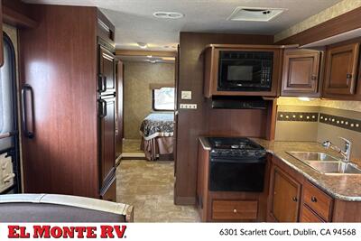 2014 Fleetwood Jamboree 31N   - Photo 8 - Dublin, CA 94568