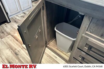 2022 KZ-RV Durango 301RLT   - Photo 20 - Dublin, CA 94568