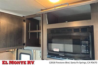 2024 Thor Four Winds 22E   - Photo 22 - Santa Fe Springs, CA 90670