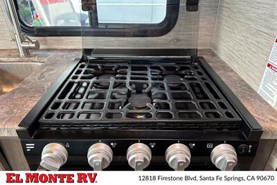 2024 Thor Four Winds 22E   - Photo 19 - Santa Fe Springs, CA 90670