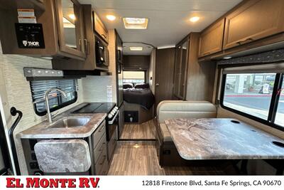 2024 Thor Four Winds 22E   - Photo 13 - Santa Fe Springs, CA 90670
