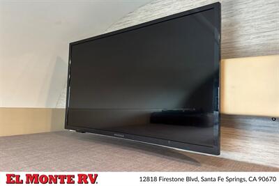 2024 Thor Four Winds 22E   - Photo 16 - Santa Fe Springs, CA 90670