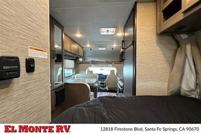2024 Thor Four Winds 22E   - Photo 37 - Santa Fe Springs, CA 90670