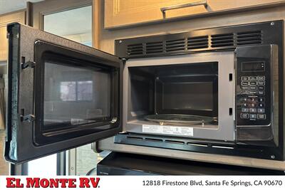 2024 Thor Four Winds 22E   - Photo 21 - Santa Fe Springs, CA 90670