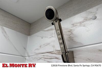 2025 Thor Four Winds 31MV   - Photo 33 - Santa Fe Springs, CA 90670