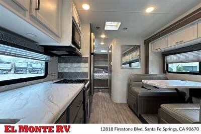 2025 Thor Four Winds 31MV   - Photo 27 - Santa Fe Springs, CA 90670