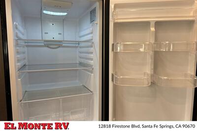 2025 Thor Four Winds 31MV   - Photo 24 - Santa Fe Springs, CA 90670