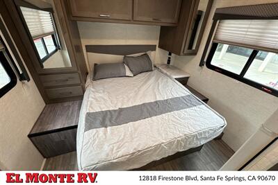 2025 Thor Four Winds 31MV   - Photo 34 - Santa Fe Springs, CA 90670