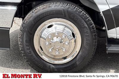 2025 Thor Four Winds 31MV   - Photo 50 - Santa Fe Springs, CA 90670