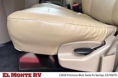 2025 Thor Four Winds 31MV   - Photo 12 - Santa Fe Springs, CA 90670