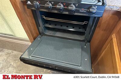 2018 Coachmen Leprechaun 271QB   - Photo 21 - Dublin, CA 94568