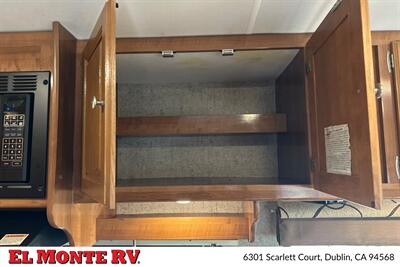 2018 Coachmen Leprechaun 271QB   - Photo 16 - Dublin, CA 94568