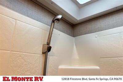 2019 Thor Gemini 24SX   - Photo 27 - Santa Fe Springs, CA 90670