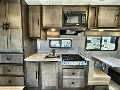 2023 Coachmen Leprechaun 230CB   - Photo 12 - Santa Fe Springs, CA 90670