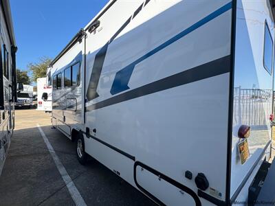 2025 Forest River Sunseeker 2550DSLE   - Photo 4 - Santa Fe Springs, CA 90670