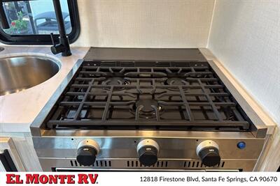 2024 Forest River Sunseeker 2150SLE   - Photo 19 - Santa Fe Springs, CA 90670