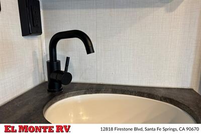 2024 Forest River Sunseeker 2150SLE   - Photo 29 - Santa Fe Springs, CA 90670