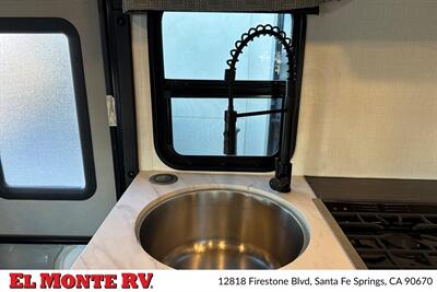 2024 Forest River Sunseeker 2150SLE   - Photo 18 - Santa Fe Springs, CA 90670
