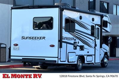 2024 Forest River Sunseeker 2150SLE   - Photo 3 - Santa Fe Springs, CA 90670